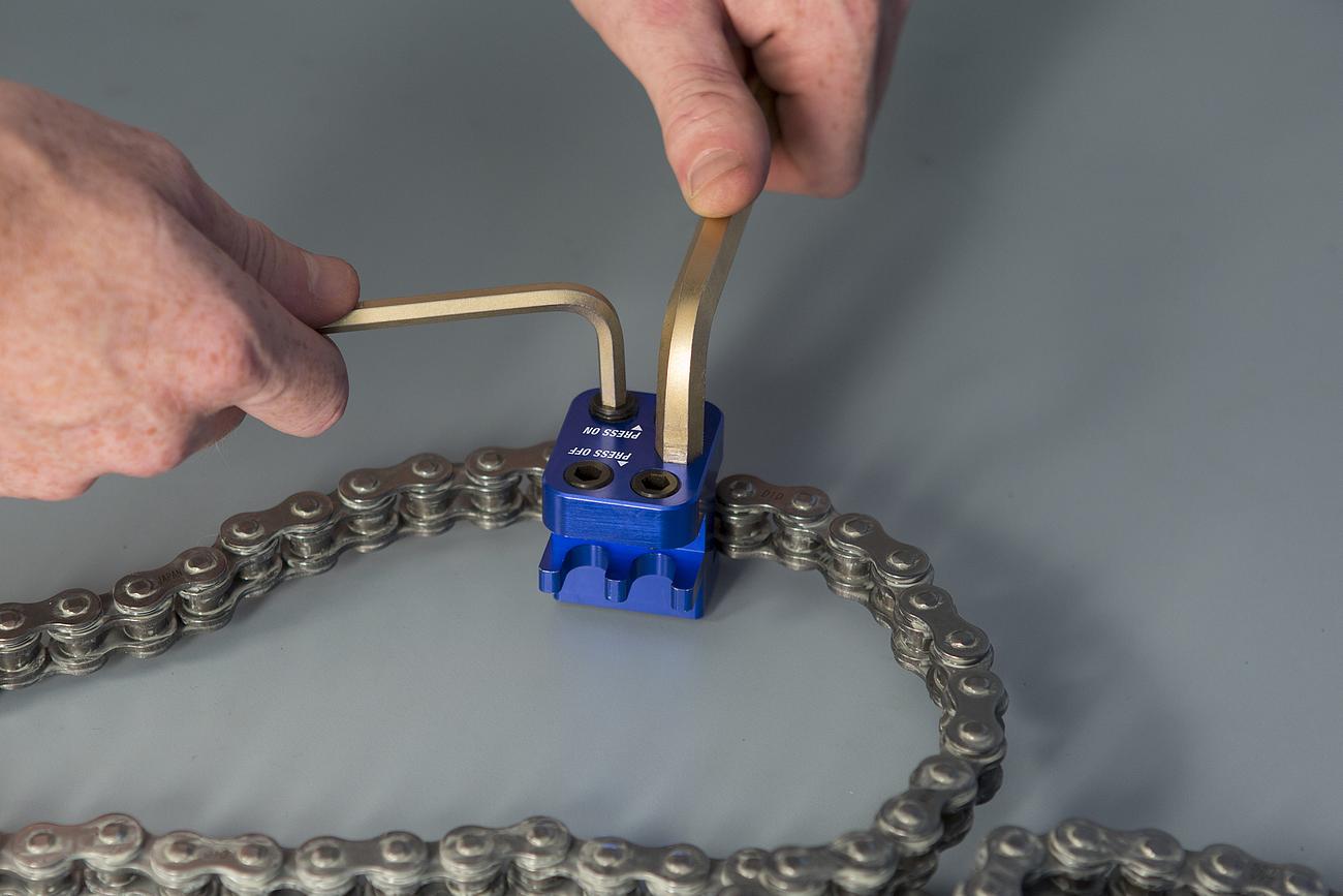 Chain Master Link Press Tool